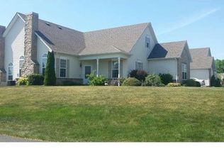 1016 Bordeaux Ln, Pennsburg, PA 18073