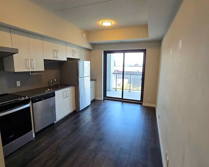 15 Queen St S #701 — Photo 3