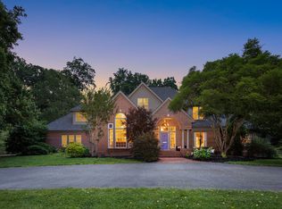 118 Holcombe Cove Rd, Candler, NC 28715