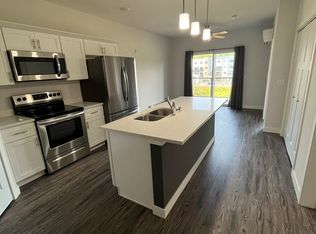 Cottage Grove Commons: Limestone, Cottage Grove, WI 53527