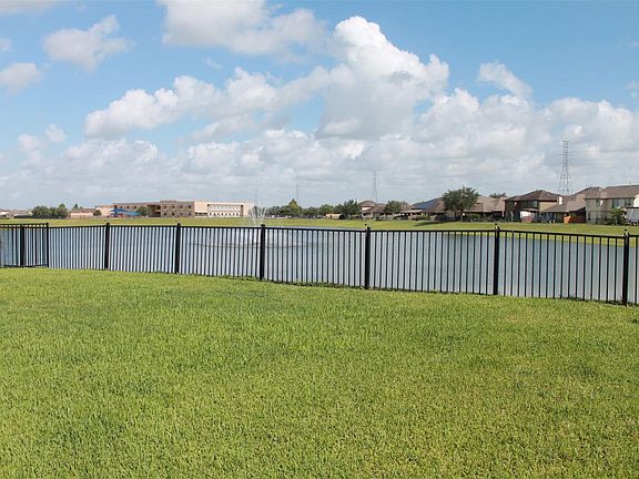 4th image of 302 Lake Line Dr