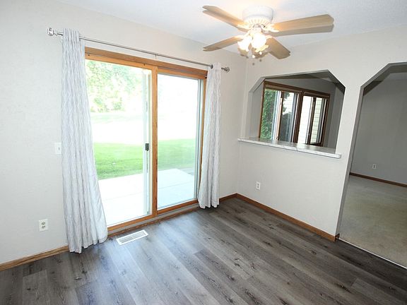 4th image of 299 Pleasure Creek Dr NE