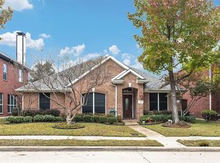 110 Heatherstone Dr, Irving, TX 75063