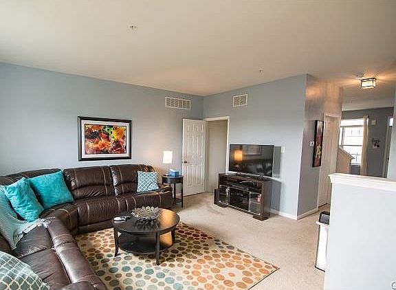 4th image of 1019 King Way