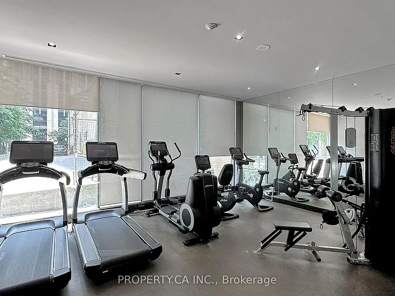 21 Scollard St #406 — Photo 35