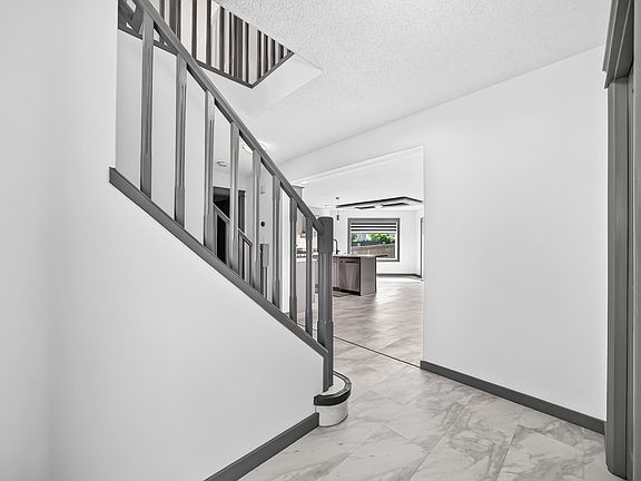 4th image of 1549 37c Ave NW