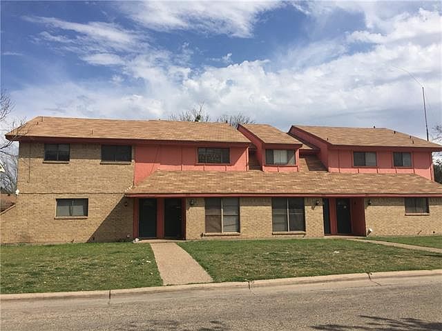 2nd image of 901 Bruce Way
