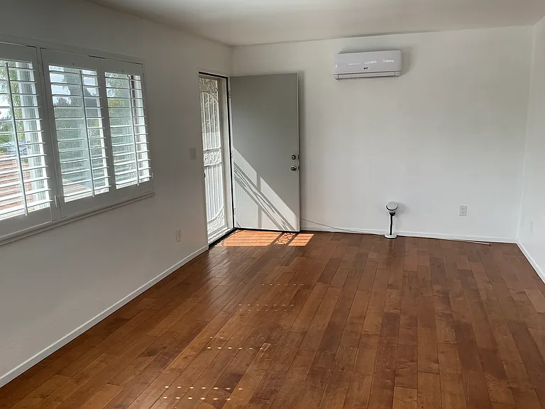 2605 Cinderella Way — Photo 3