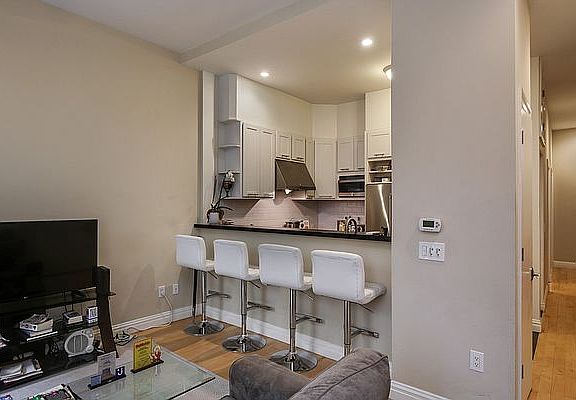 4th image of 157 Bleecker St #1A