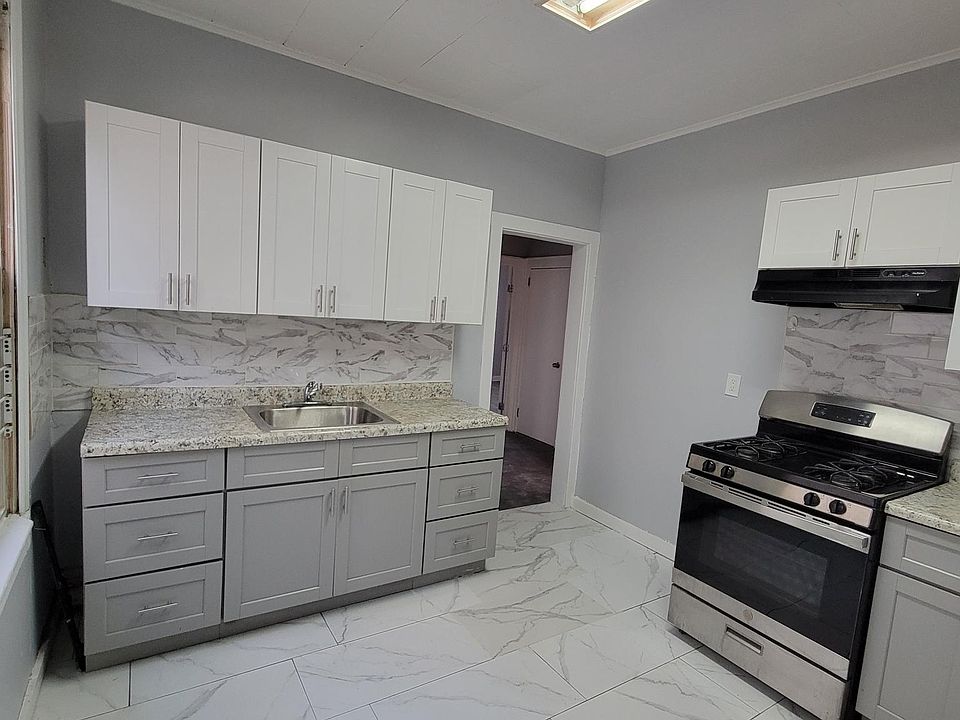 1st image of 148 Eppirt St Floor 1