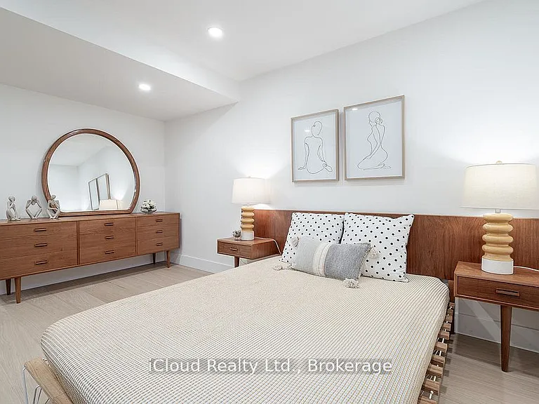 5389 Kindos St — Photo 46