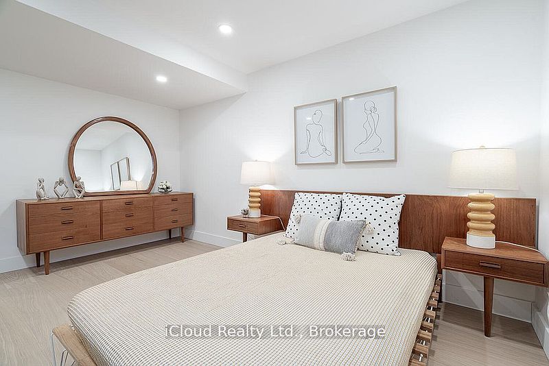 Burlington House for rent - 5 Bedrooms — photo 47