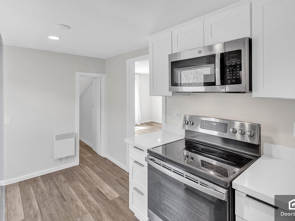 1st image of 127 5th Ave W APT 3