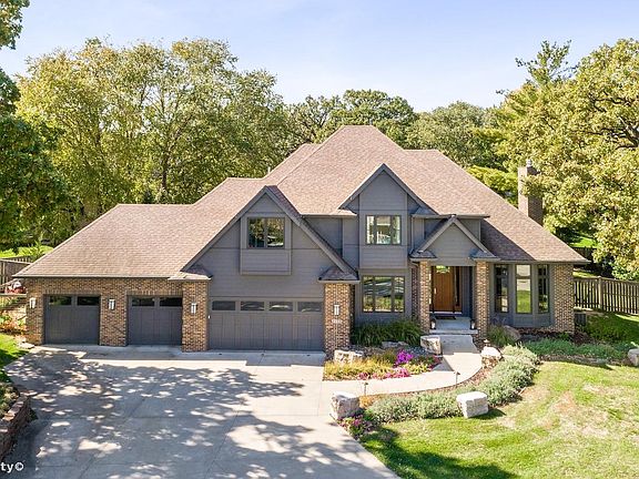 2nd image of 2504 Country Side Pl