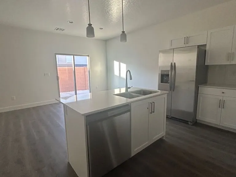 2341 E Siegel Ln — Photo 29
