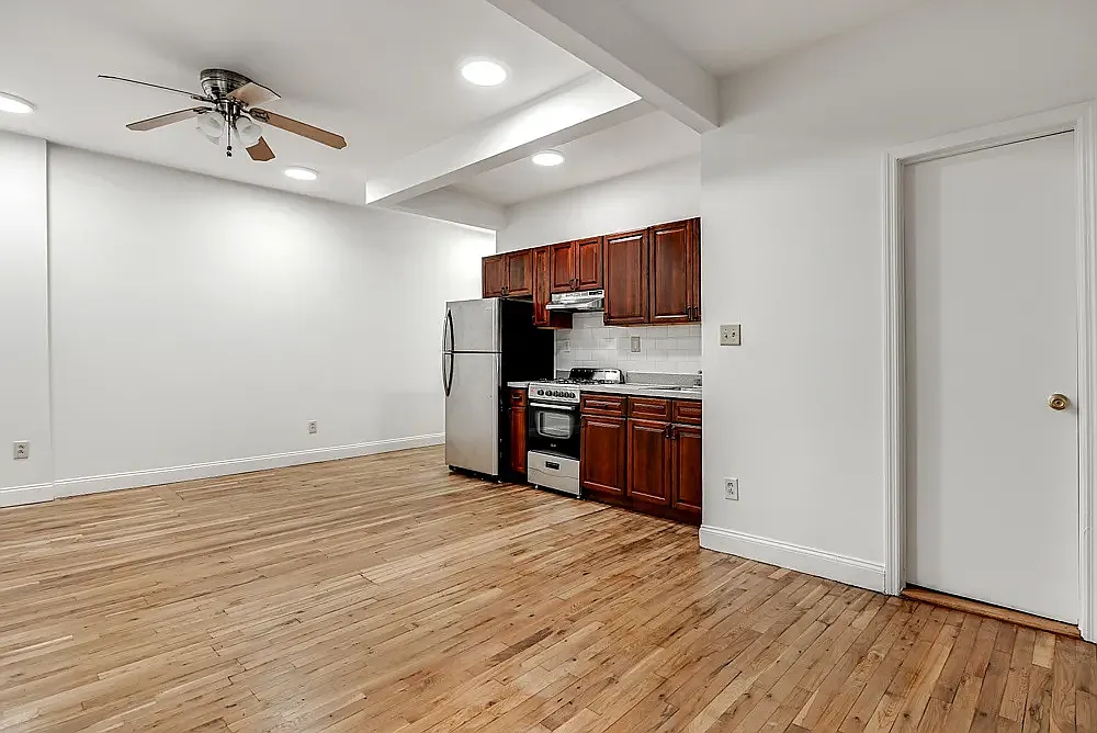 67 Clifton Place — Photo 2