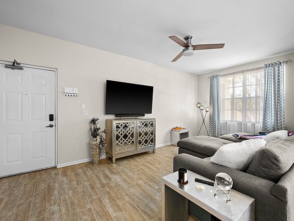 4th image of 4720 Saint Croix Ln APT 128