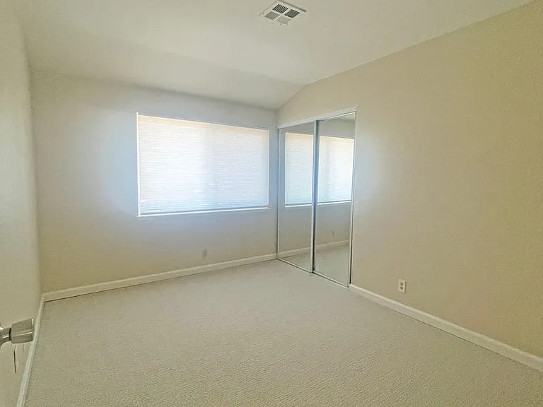 975 Perrelli St — Photo 9