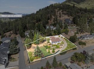 401 Valley View Dr, Rogue River, OR 97537