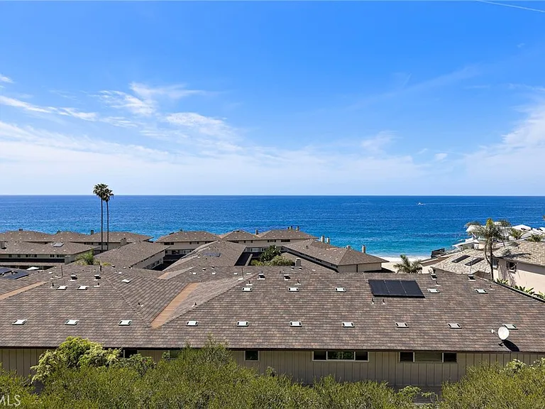 37 Blue Lagoon — Photo 25