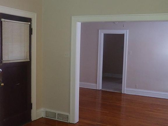 4th image of 4626 Shenandoah Ave APT 2W