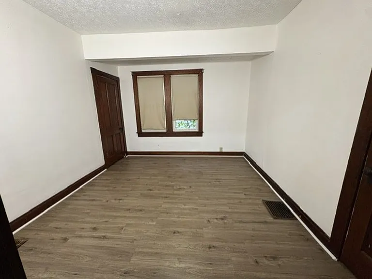 586 Madison Ave — Photo 9