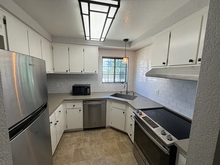 7441 Auburn Oaks Ct #B — Photo 19
