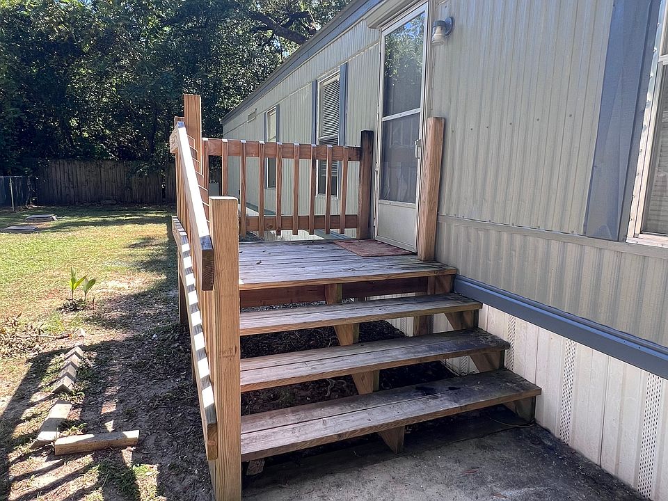 1st image of 2209 Dora Dr