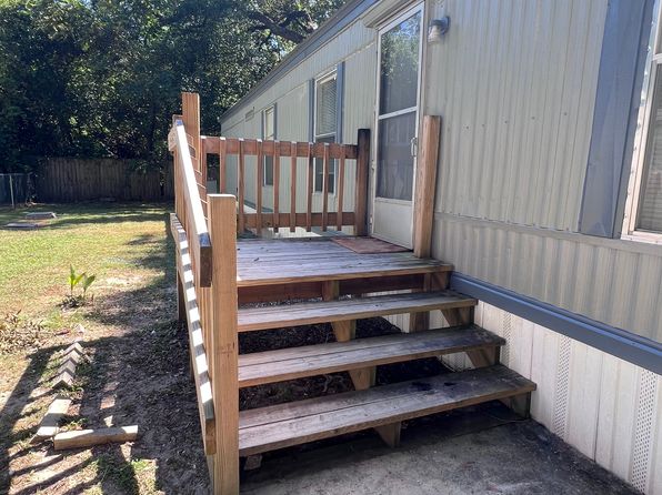 2209 Dora Dr