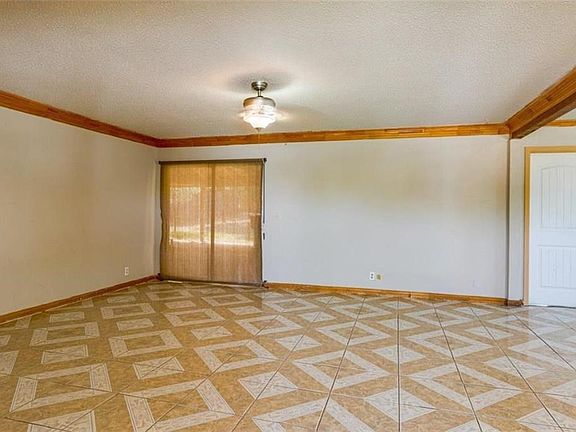 3rd image of 1102 Montclair Dr