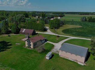 7522 Sunset Dr, Two Rivers, WI 54241