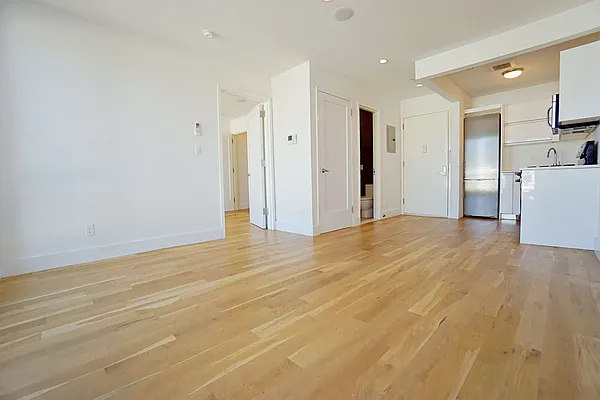 Rented by Compass | media 21