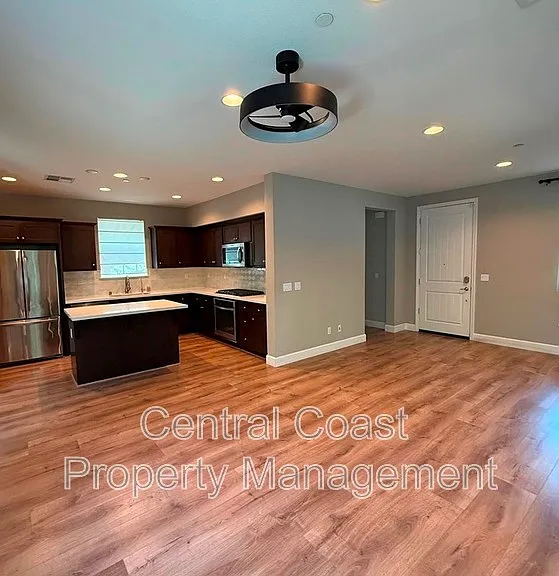 490 Palisade Dr — Photo 5