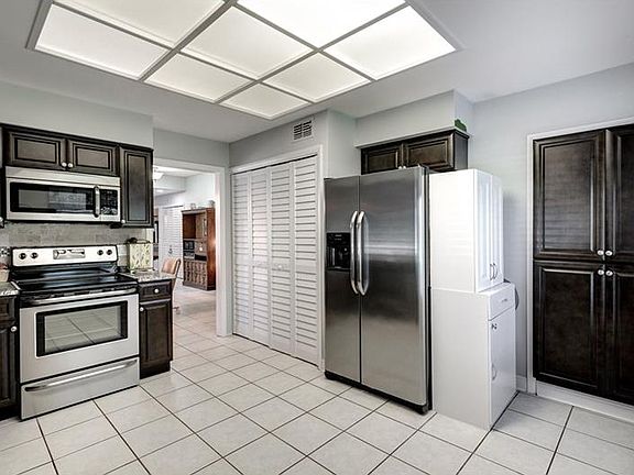 4th image of 1725 Lake Cypress Dr