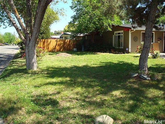 2nd image of 3028 Greenwood Ave