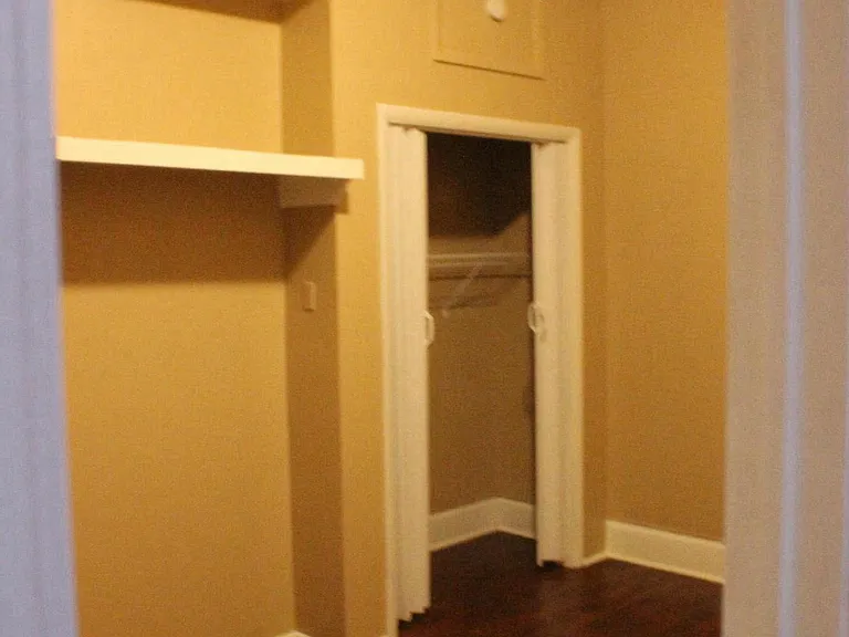 806 Montague Rd #F1 — Photo 7