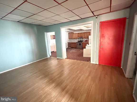 2nd image of 863 Main St