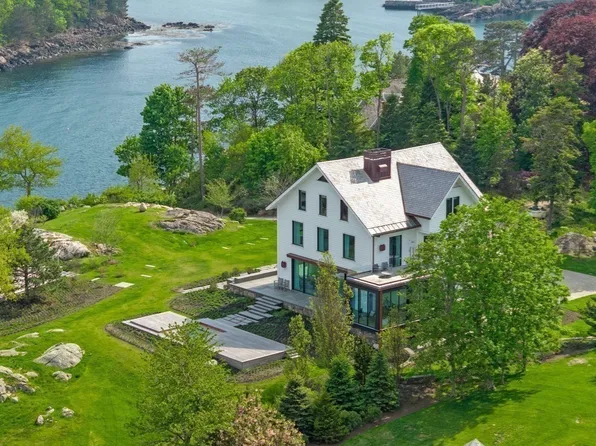 20 Crowninshield Rd, Marblehead, MA 01945