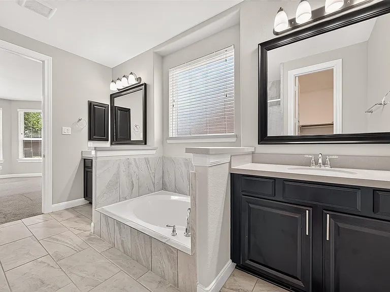 11611 Arbirlot Dr — Photo 29