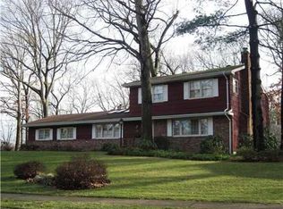 51 Tall Oaks Dr, East Brunswick, NJ 08816