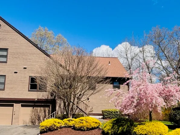 10 Juniper Circle #10, Monroe, CT 06468