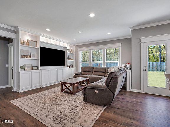 4th image of 156 Wheelhouse Way