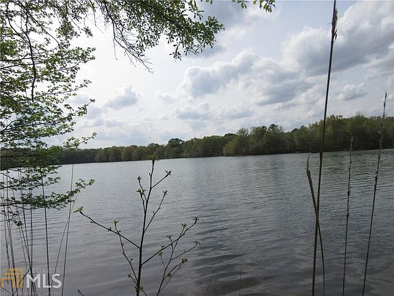 3rd image of 827 Bear Creek Ln