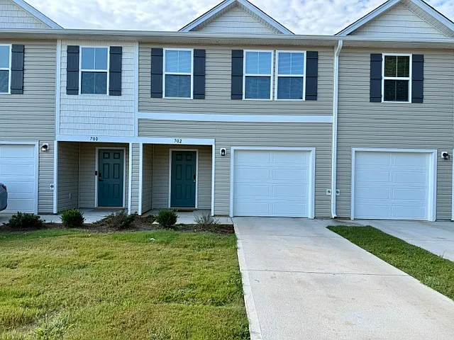 702 Richard Road - 1 — Photo 1