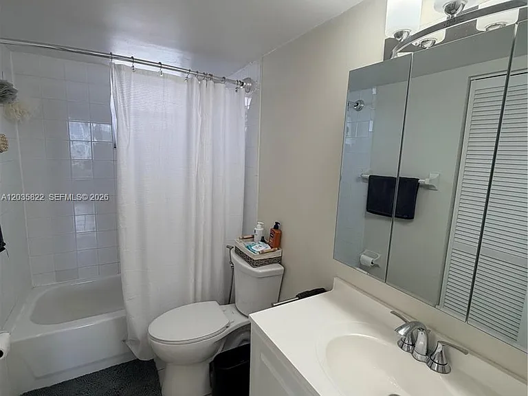 2903 N Miami Beach Blvd #406 — Photo 14