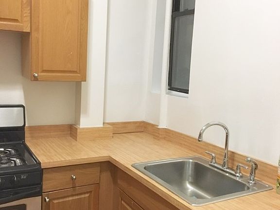 5th image of 248 E 90th St APT 1B