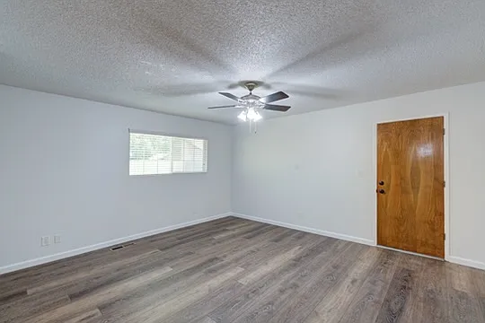6460 N Remington Ave — Photo 12