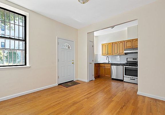 4th image of 79 Rogers Ave #1L