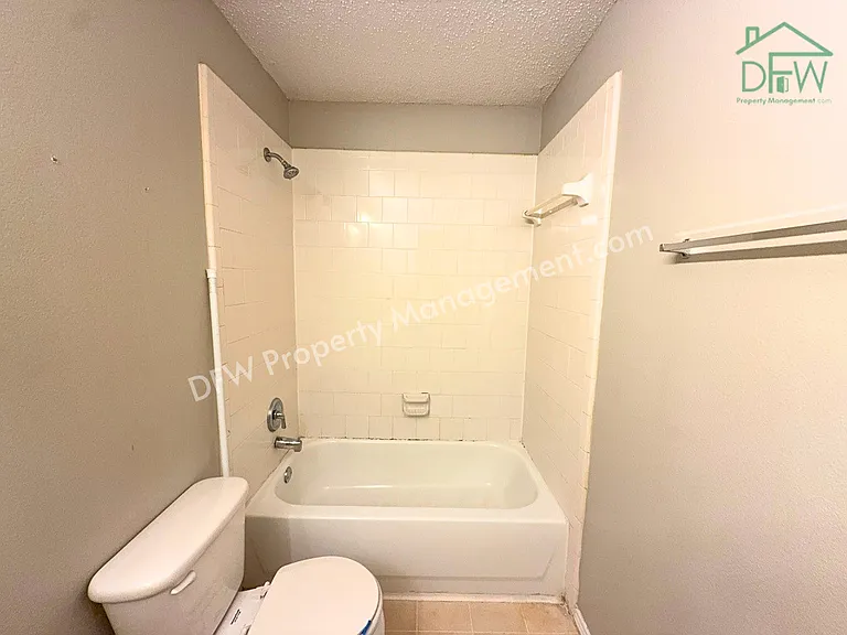 2805 Crater Lake Ln — Photo 14