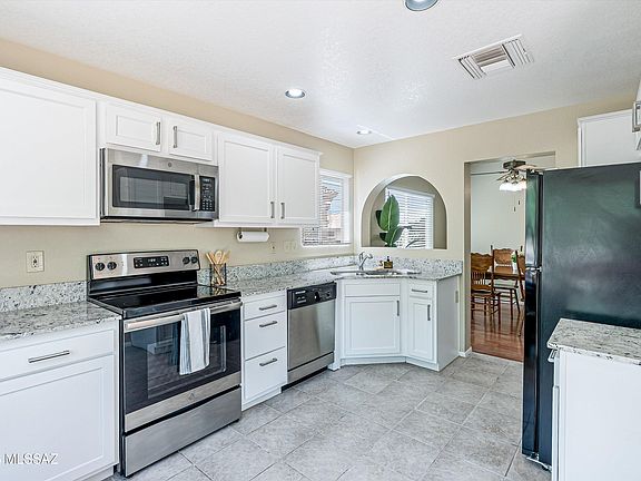 5th image of 10440 N Fair Mountain Dr